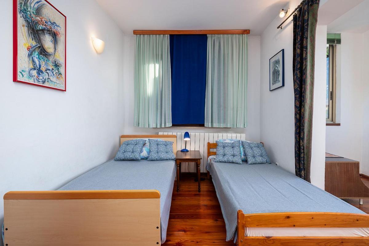 Big Swimming Pool Apartment Monvidal Pula Bagian luar foto